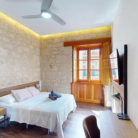 Triana Eh Guest house *