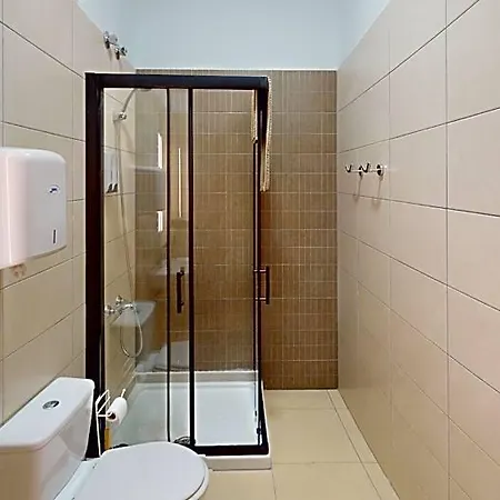 Triana Eh Guest house